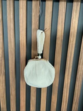 Antik Kraft Cream Beaded Wristlet Purse